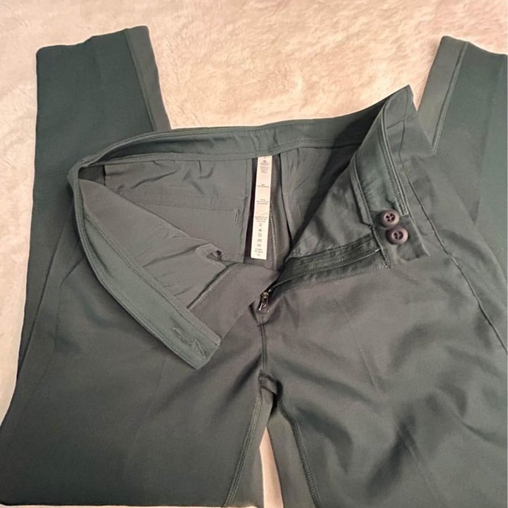 Lululemon woman’s pants. Teal in colour. New condition. Size 6. Pockets. Stretch - Picture 7 of 11